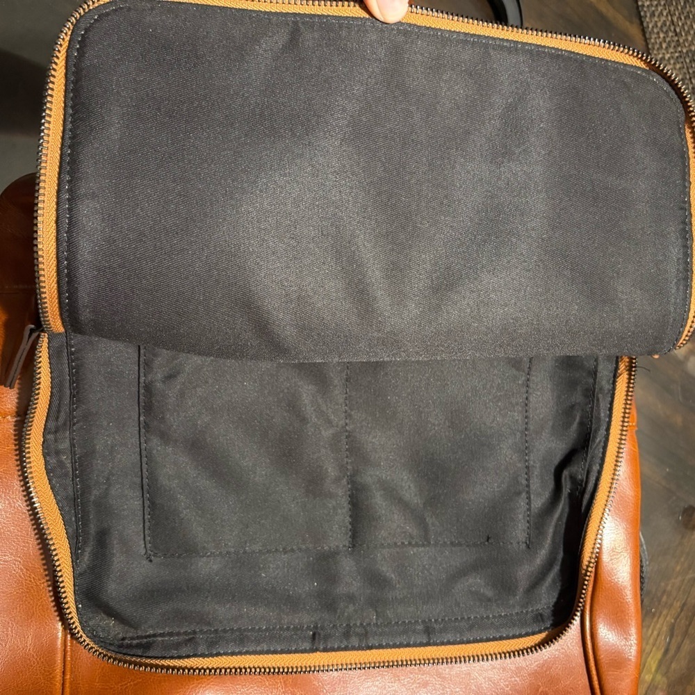 Brown spacious back pack - Picture 5 of 9